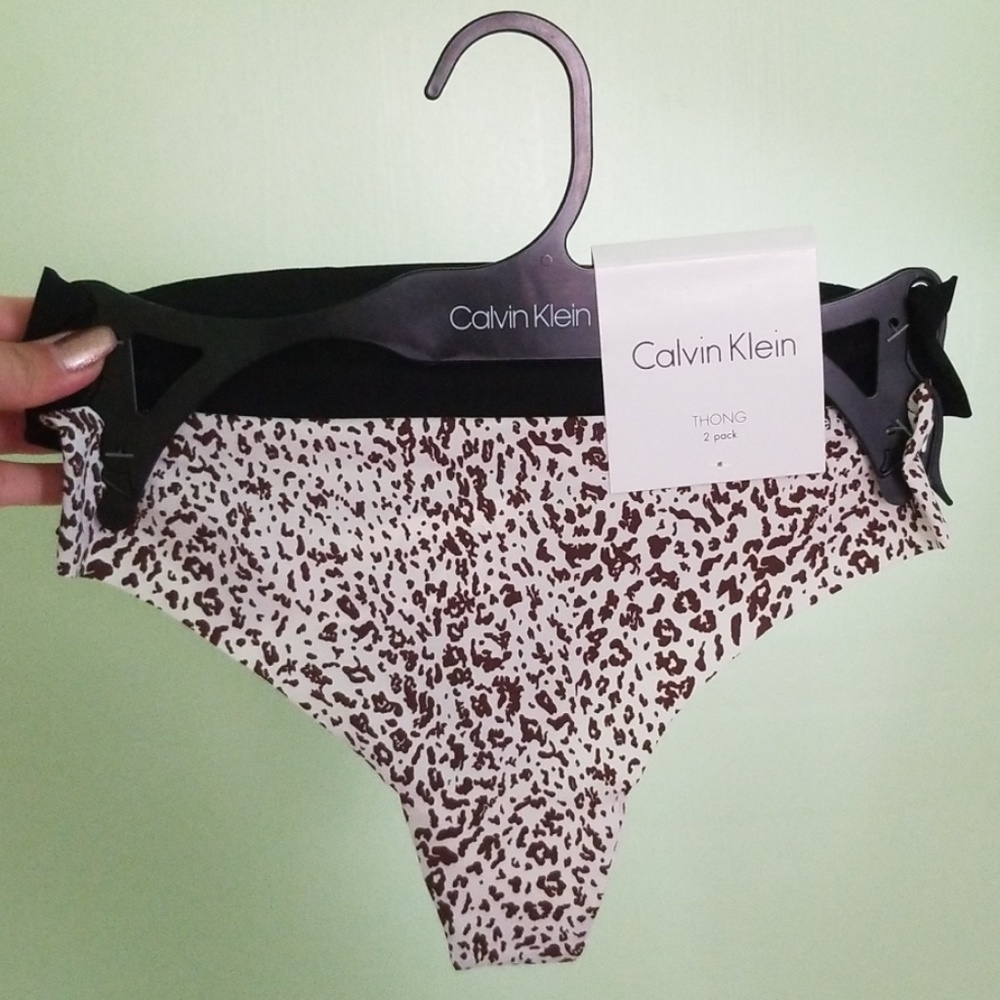 NWT Calvin Klein Seamless Thong Bundle